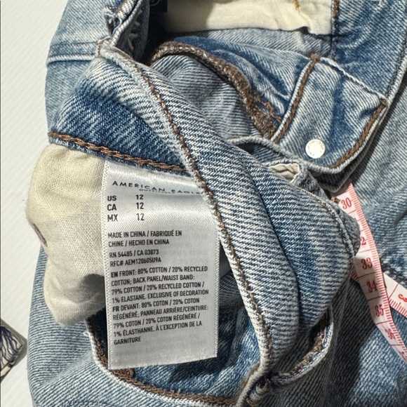 AMERICAN EAGLE AE Strigid Super High-Waisted Relaxed Ripped Denim Short  sz 12 - Picture 8 of 8